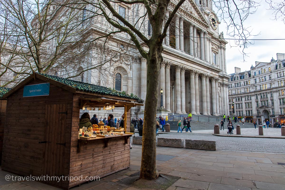 A small Christmas market outside St Paul's Cathedral