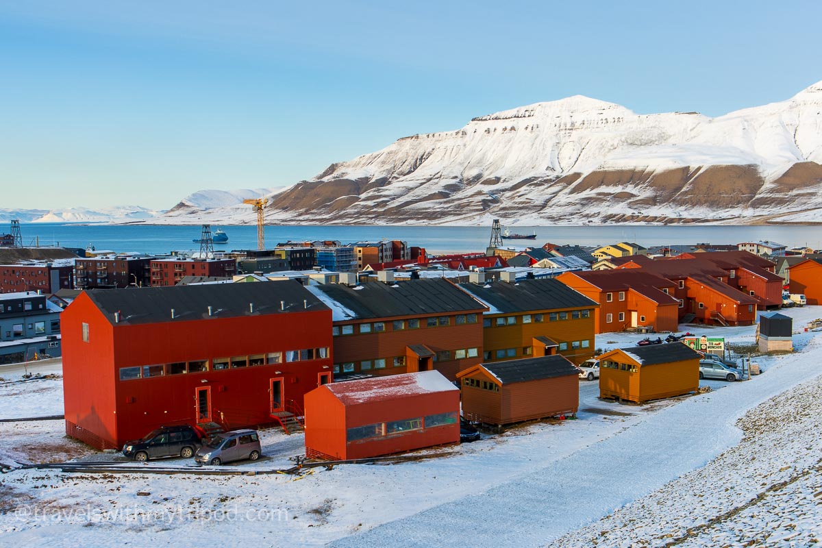 View over Longyearbyen View over Longyearbyen